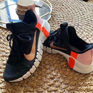 Women’s Nike a metcon sneakers